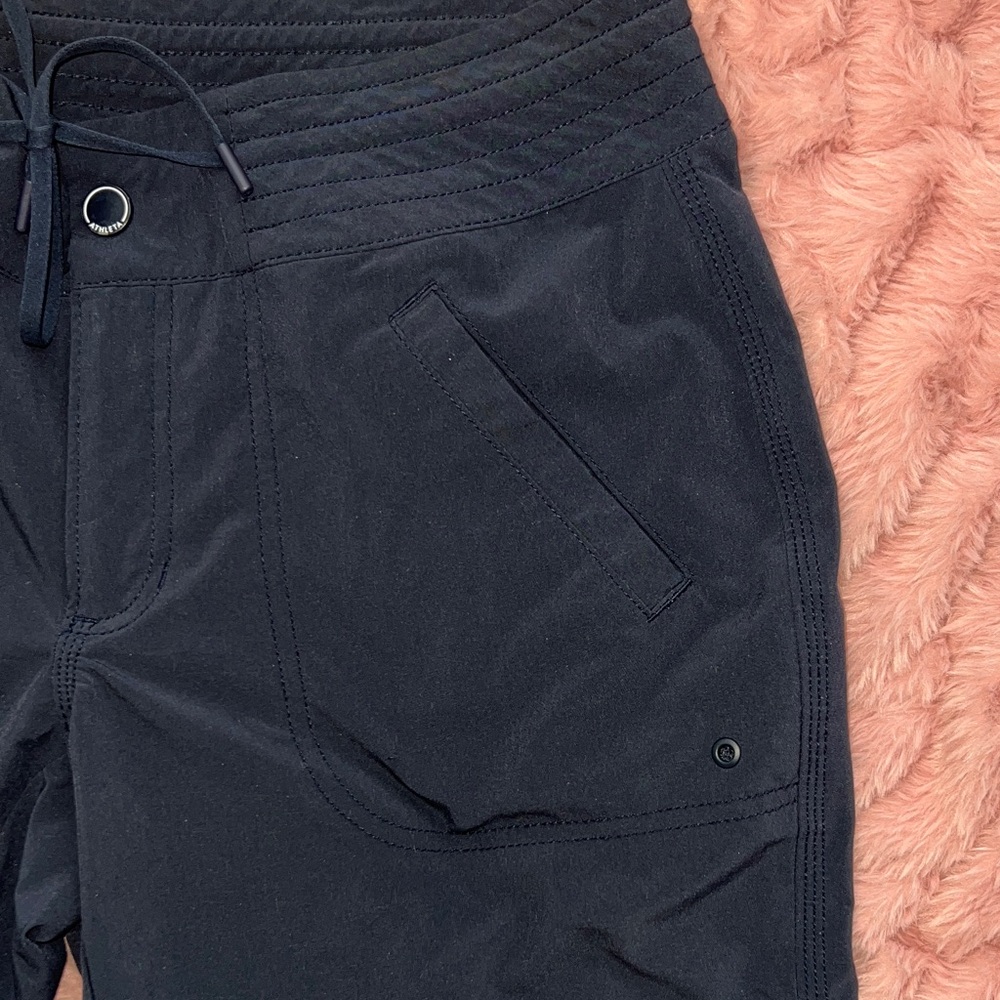 Athleta Women's Deep Blue Bermuda Shorts - Picture 5 of 8